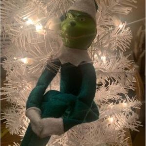 Grinch elf doll
Approx 12" tall
Soft body vinyl head
New
Christmas shenanigans!